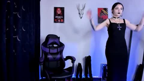  Emily Support me to have 100 likes plx online show from 18, 10, 2025