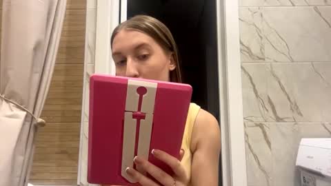 Snapshot of emilystechuchak chatting on 14, 7, 2026 emilystechuchak online show from 14, 7, 2026