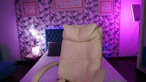  MY NAME IS Emily WELCOME EVERYONE I WILL BE HAPPY TO GIVE YOU WHAT YOU HAVE DREAMED OF FOR SO LONG online show from 11, 4, 2026