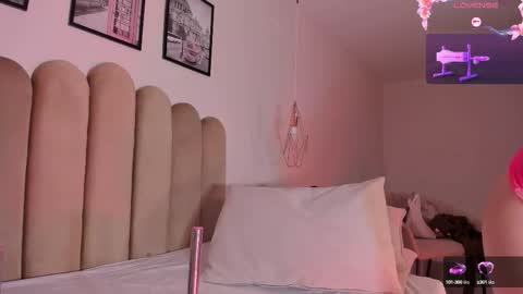Snapshot of emilyvahos chatting on 14, 10, 2025 EMILY online show from 14, 10, 2025