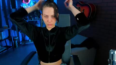 Snapshot of emilywiled chatting on 7, 3, 2025 Emily online show from 7, 3, 2025