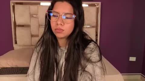 emilyy_cooperr online show from 12, 1, 2026