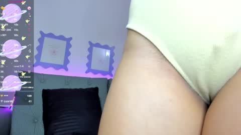 Snapshot of emilyy_kim chatting on 9, 3, 2025 emilyy_kim online show from 9, 3, 2025