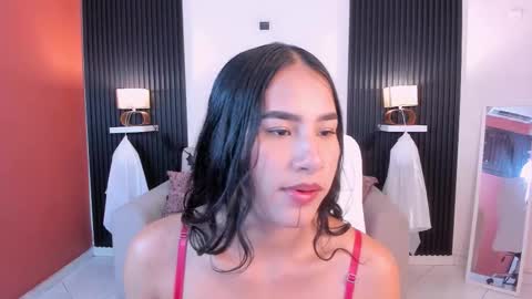 Snapshot of emilyy_kim chatting on 28, 10, 2025 emilyy_kim online show from 28, 10, 2025