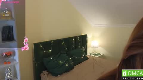 Snapshot of emina_woody chatting on 21, 12, 2025 Tracy online show from 21, 12, 2025