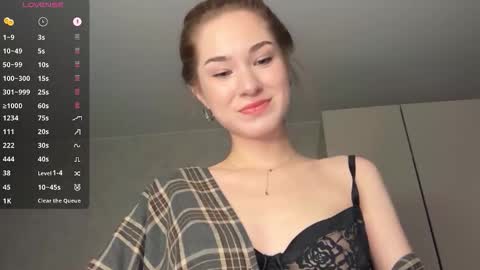 Snapshot of eminemswife chatting on 20, 10, 2025 Nadya online show from 20, 10, 2025