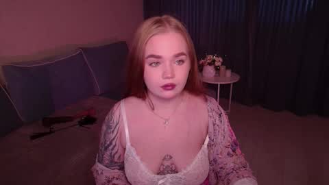 Snapshot of emirise chatting on 23, 9, 2025 Emmi online show from 23, 9, 2025