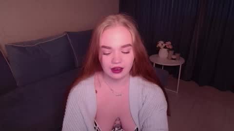 Snapshot of emirise chatting on 3, 10, 2025 Emmi online show from 3, 10, 2025