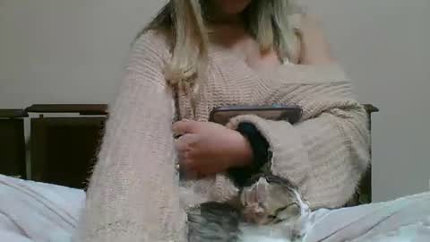 emma_991 online show from 23, 12, 2024