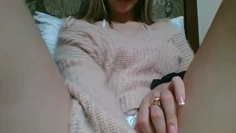 emma_991 online show from 5, 1, 2025