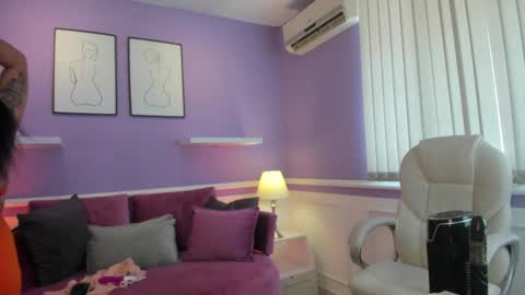 emma__walkerr_ online show from 8, 2, 2025