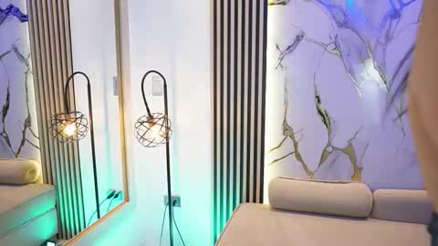 Snapshot of emma__walkerr_ chatting on 6, 2, 2026 emma__walkerr_ online show from 6, 2, 2026