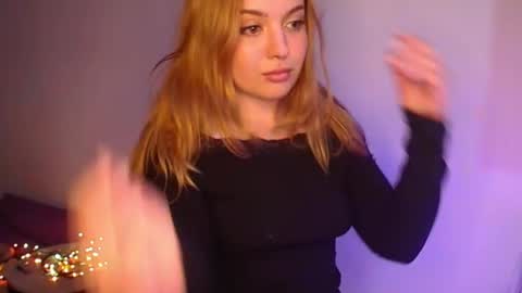 Emma and July online show from 30, 6, 2026