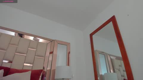 Snapshot of emma_castilloo chatting on 27, 12, 2024 Emma Castillo online show from 27, 12, 2024