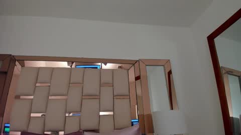 Snapshot of emma_castilloo chatting on 2, 2, 2025 Emma Castillo online show from 2, 2, 2025