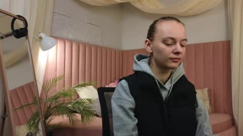 Snapshot of emma_chaser chatting on 21, 4, 2026 emma_chaser online show from 21, 4, 2026