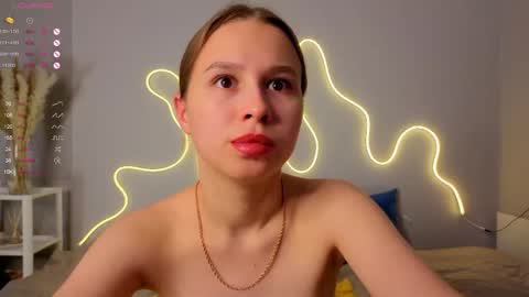 Snapshot of emma_clon chatting on 5, 6, 2026 Emma online show from 5, 6, 2026