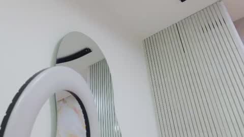 Snapshot of emma_curvy1 chatting on 20, 6, 2026 Emma online show from 20, 6, 2026