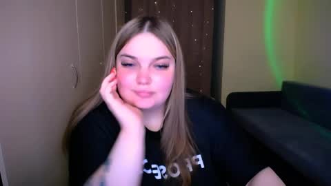 Snapshot of emma_dorn chatting on 10, 5, 2026 Eva online show from 10, 5, 2026