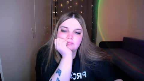 Snapshot of emma_dorn chatting on 19, 5, 2026 Eva online show from 19, 5, 2026