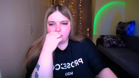 Snapshot of emma_dorn chatting on 28, 5, 2026 Eva online show from 28, 5, 2026