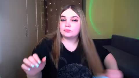 Snapshot of emma_dorn chatting on 26, 6, 2026 Eva online show from 26, 6, 2026