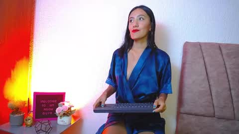 Emma Glow online show from 7, 6, 2026