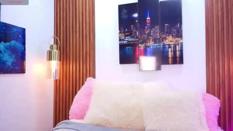 Emma 3 online show from 18, 9, 2025