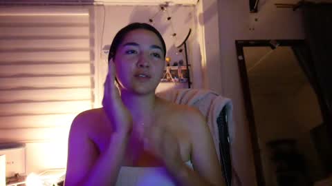 emma_johnson_ online show from 4, 12, 2024