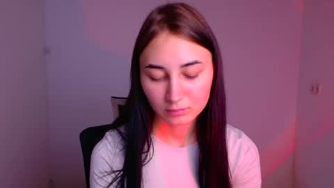 Snapshot of emma_loon chatting on 12, 12, 2024 Emma online show from 12, 12, 2024