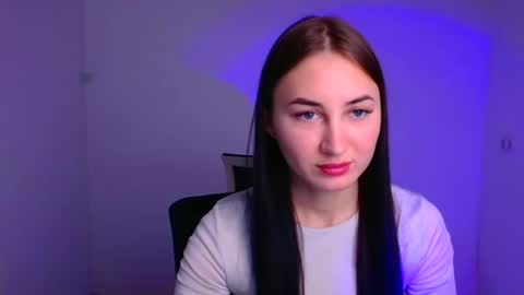 Snapshot of emma_loon chatting on 18, 12, 2024 Emma online show from 18, 12, 2024
