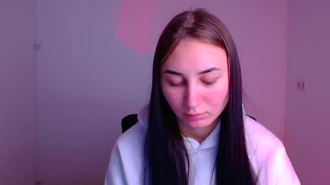 Snapshot of emma_loon chatting on 6, 1, 2025 Emma online show from 6, 1, 2025
