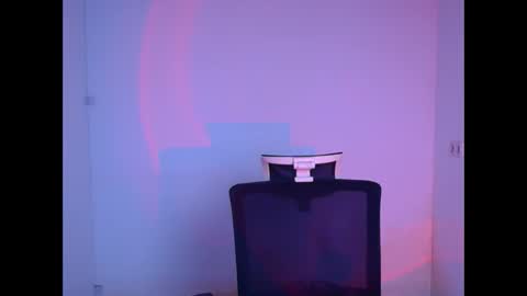 Snapshot of emma_loon chatting on 4, 2, 2025 Emma online show from 4, 2, 2025