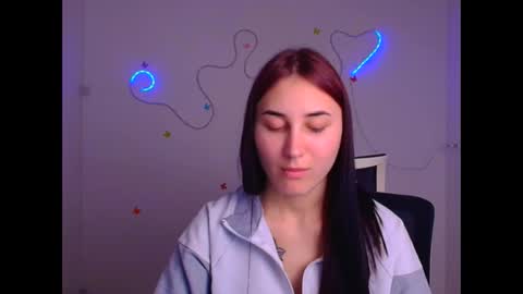 Snapshot of emma_loon chatting on 4, 3, 2025 Emma online show from 4, 3, 2025