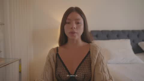 emma_lu1 online show from 11, 11, 2025