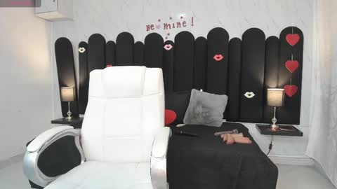 Emma  online show from 28, 2, 2025