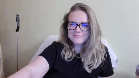 Snapshot of emma_misty_ chatting on 29, 9, 2025 emma_misty_ online show from 29, 9, 2025