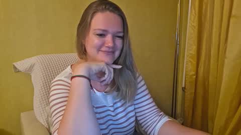Snapshot of emma_misty_ chatting on 7, 10, 2025 emma_misty_ online show from 7, 10, 2025