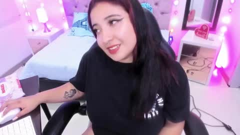 Emma Monserratt online show from 19, 1, 2025