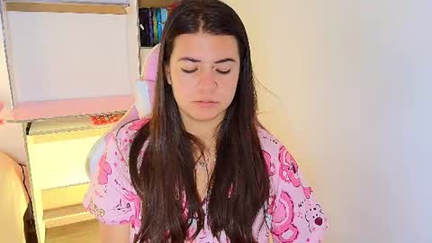 Snapshot of emma_naa chatting on 15, 7, 2026 Emma online show from 15, 7, 2026