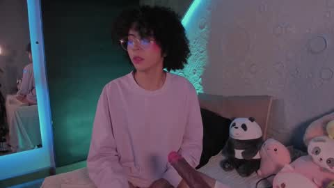     online show from 17, 2, 2025