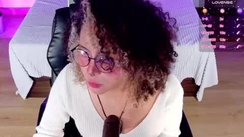Snapshot of emma_nakamura chatting on 15, 5, 2026 online show from 15, 5, 2026