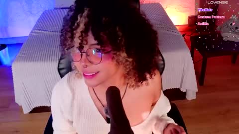 Snapshot of emma_nakamura chatting on 21, 5, 2026 online show from 21, 5, 2026