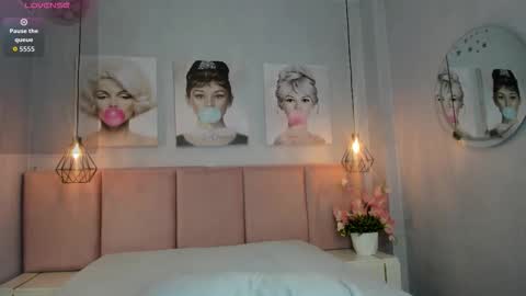 Snapshot of emma_petite4u chatting on 20, 9, 2025 Emma online show from 20, 9, 2025