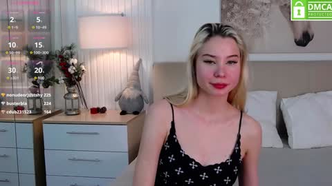 Snapshot of emma_plux chatting on 2, 1, 2025 Emma online show from 2, 1, 2025