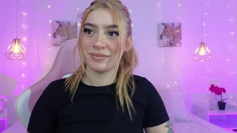 Emma Softt online show from 8, 4, 2026