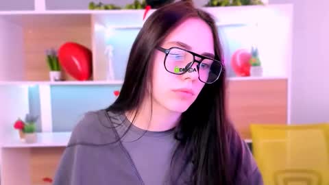 Snapshot of emma_swee chatting on 20, 2, 2026 emma_swee online show from 20, 2, 2026