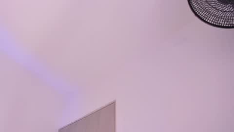 Snapshot of emma_torres__ chatting on 13, 12, 2024 Ema online show from 13, 12, 2024