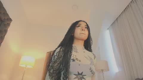 Snapshot of emma_torres__ chatting on 22, 9, 2025 Ema online show from 22, 9, 2025
