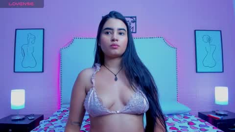 Snapshot of emma_whitee_ chatting on 23, 9, 2025 emma_whitee_ online show from 23, 9, 2025